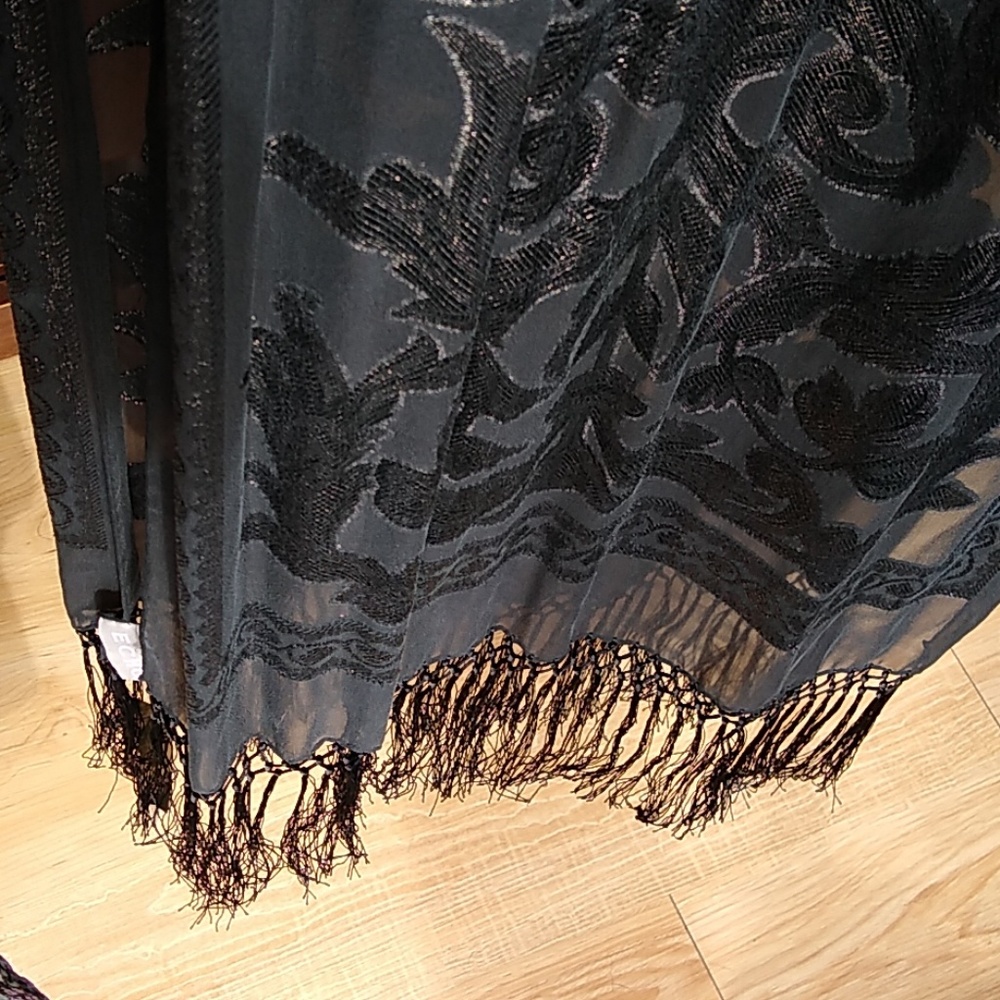 Formal Black Fringe Wrap Echo Brand - Picture 2 of 8